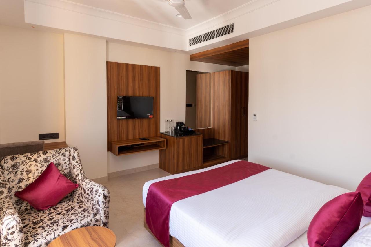 Raghunandan Palace - A Premier Boutique Stay, City Center & 500 Meters From City Railway Station Udajpur Zewnętrze zdjęcie