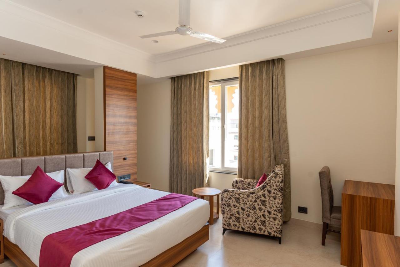 Raghunandan Palace - A Premier Boutique Stay, City Center & 500 Meters From City Railway Station Udajpur Zewnętrze zdjęcie