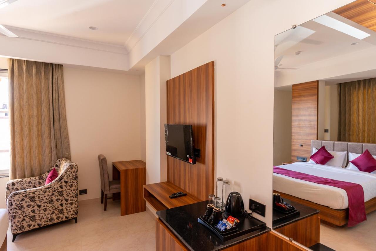 Raghunandan Palace - A Premier Boutique Stay, City Center & 500 Meters From City Railway Station Udajpur Zewnętrze zdjęcie