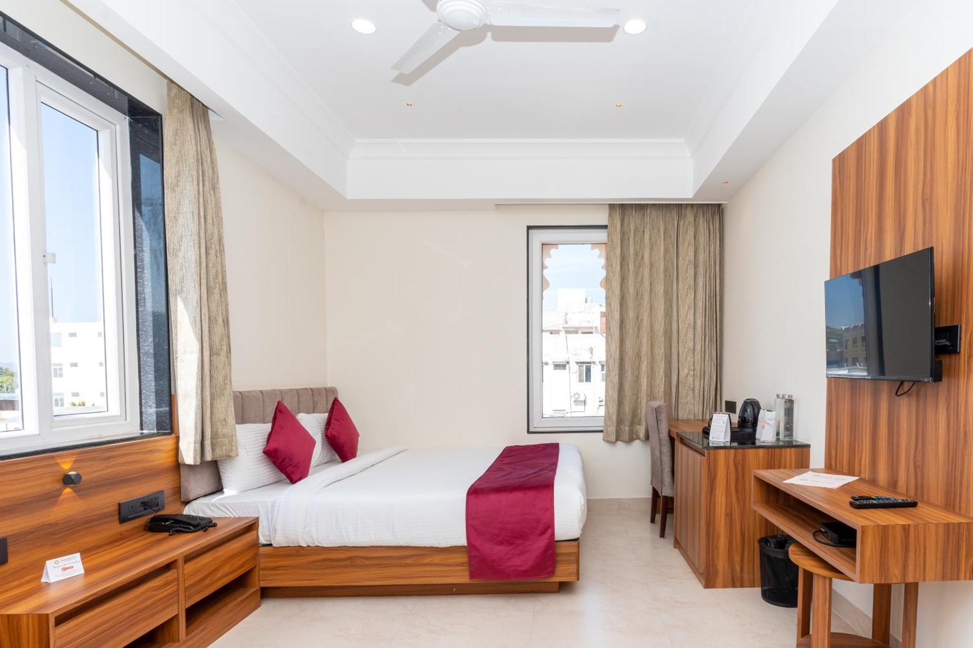 Raghunandan Palace - A Premier Boutique Stay, City Center & 500 Meters From City Railway Station Udajpur Zewnętrze zdjęcie